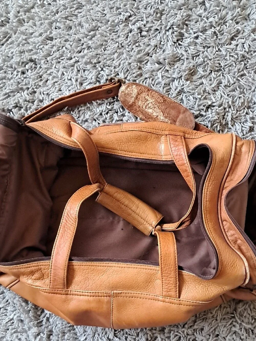 Men's Leather Duffel Bag in Cognac Brown with Adjustable Shoulder Strap